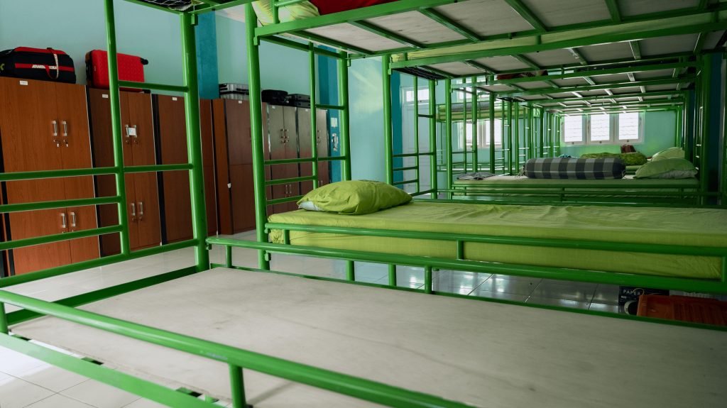 Kamar Santri & Lemari Pribadi